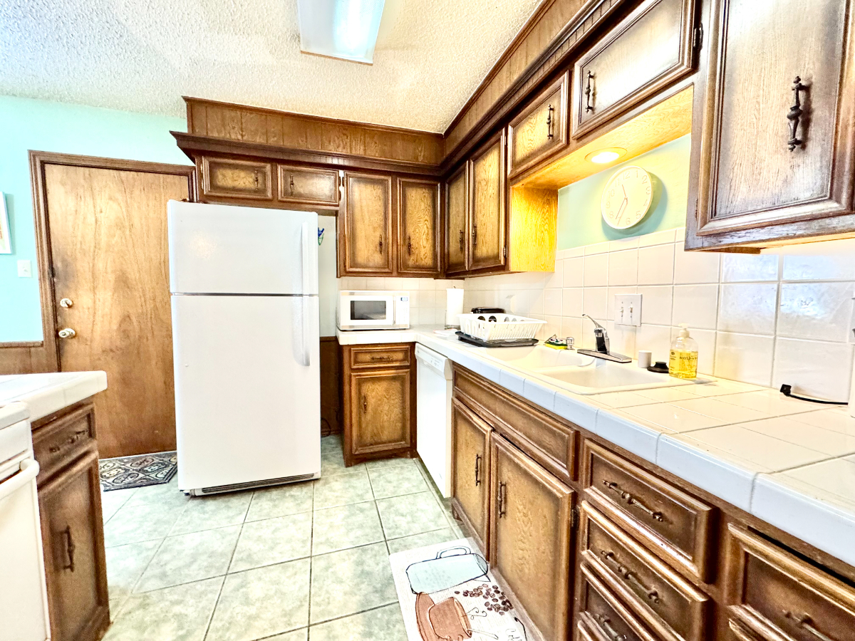 Jolene's Hideaway - SW Lubbock - Photo 6