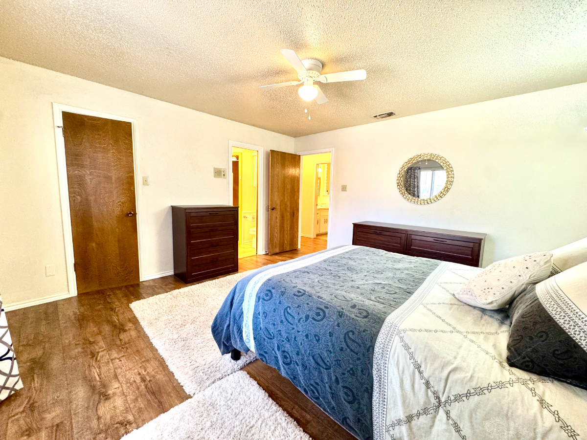 Jolene's Hideaway - SW Lubbock - Photo 11