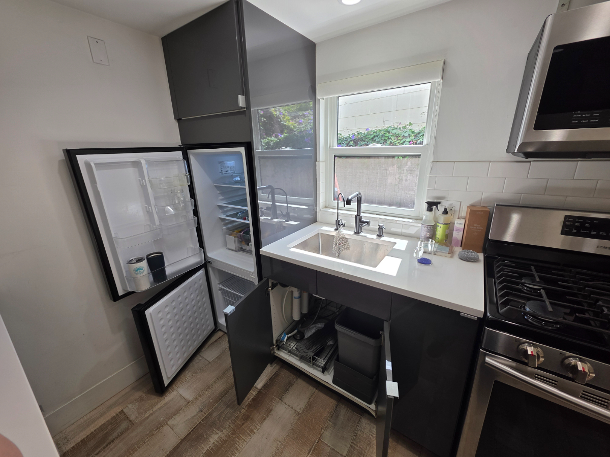 Peaceful West Hollywood Stay Near Cedars Sinai, With Easy Transit And Parking Pass - Photo 3