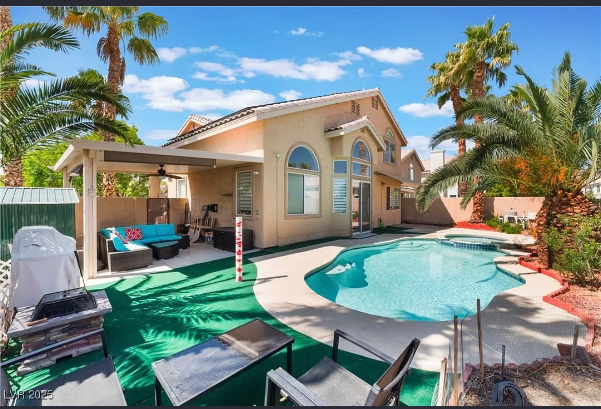 Furnished Home in Las Vegas - Photo 2