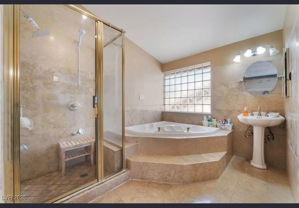 Furnished Home in Las Vegas - Photo 6