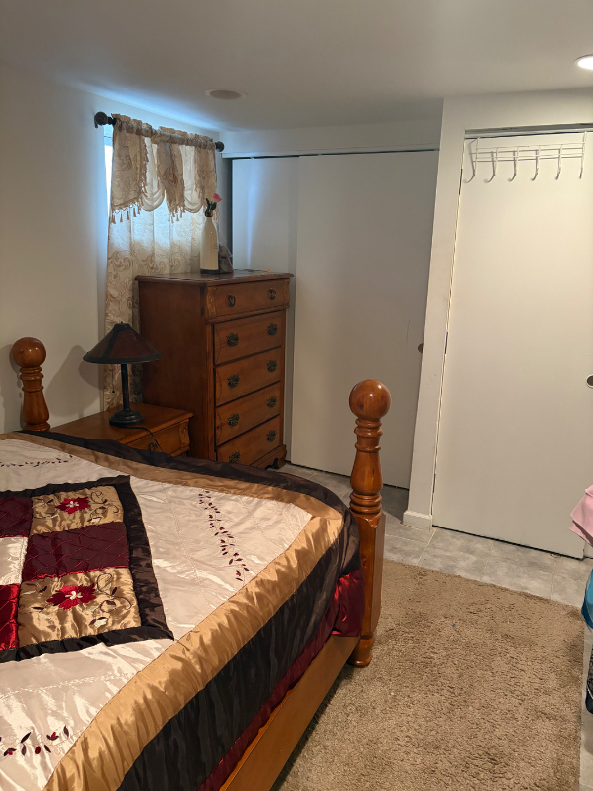 Private Lower-Level Living Space in Owner Occupied Home - Photo 2