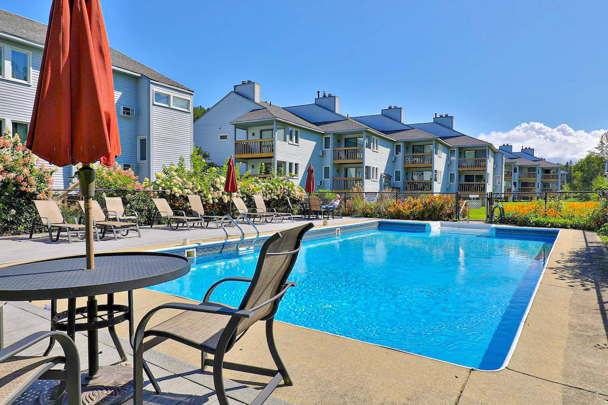 3BR 2BA Mountain View Condo With Fireplace And Pool Near Okemo - Photo 2