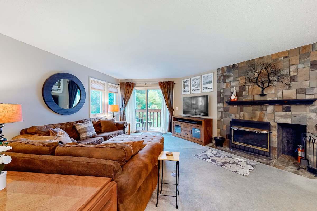3BR 2BA Mountain View Condo With Fireplace And Pool Near Okemo - Photo 5