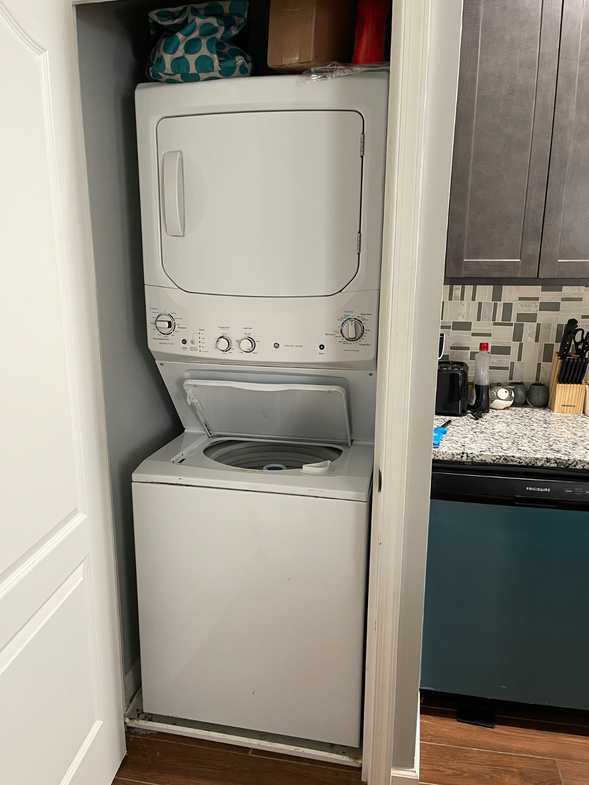 Updated 2BR/2BA Furnished Apartment, Modern Amenities & Free Parking - Photo 11