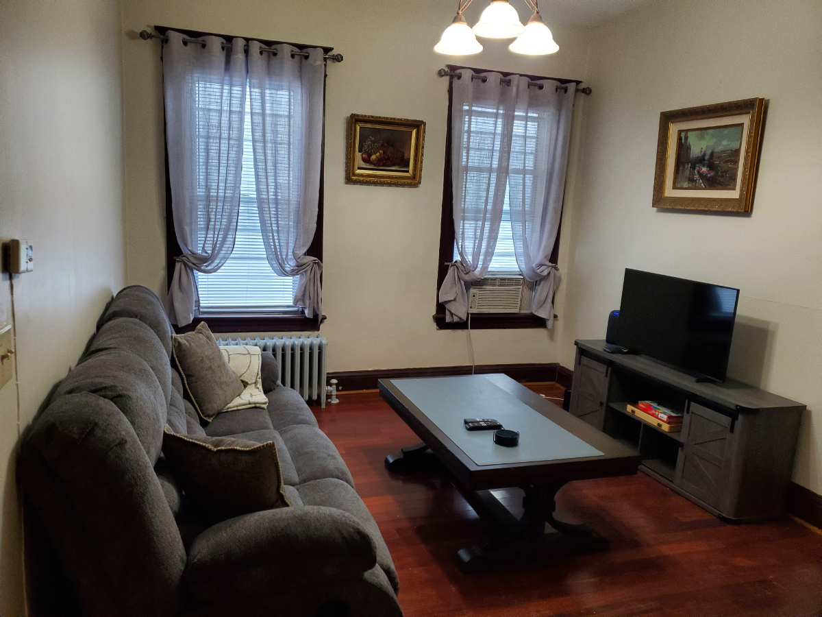 Charming Fully Furnished 2BR plus Office, Steps from Albany Medical Center - Photo 1