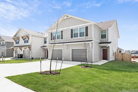 Quiet Furnished rooms available in well maintained duplex. Utilities Included Near Lackland AFB