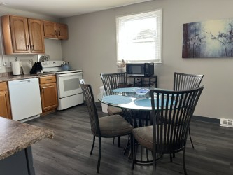 University District, Close to Hospitals - Upstairs 3 Bedroom Apartment - Photo 1