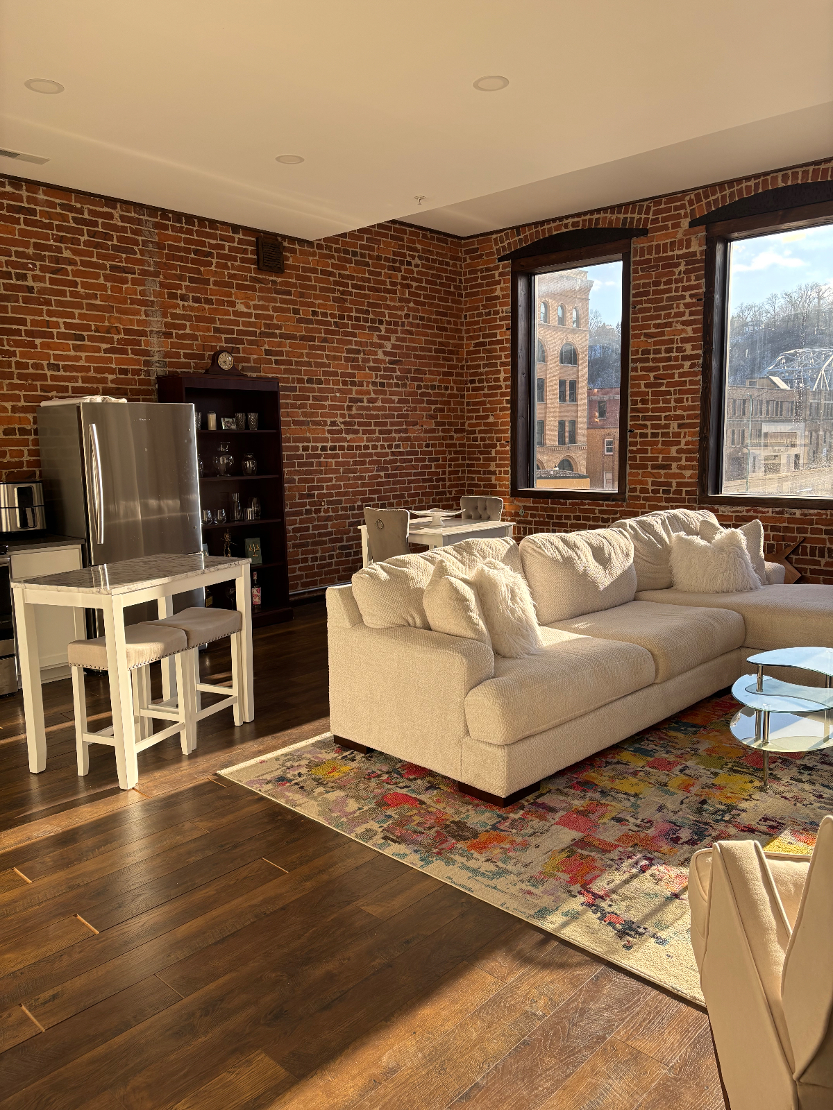Fully-equipped modern condo steps from Capitol Street w/ indoor parking - Photo 1