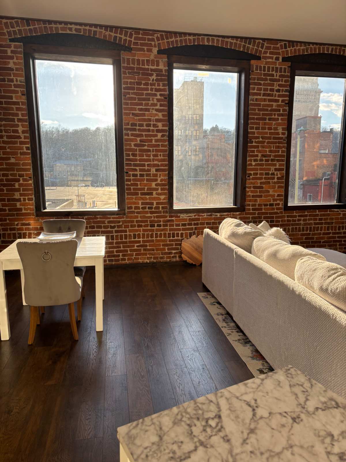 Fully-equipped modern condo steps from Capitol Street w/ indoor parking - Photo 7