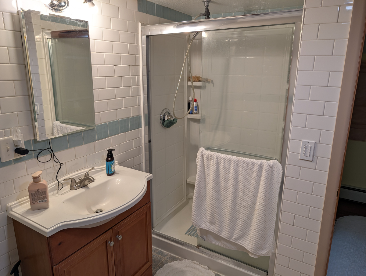 Suburban home away from home - Photo 4