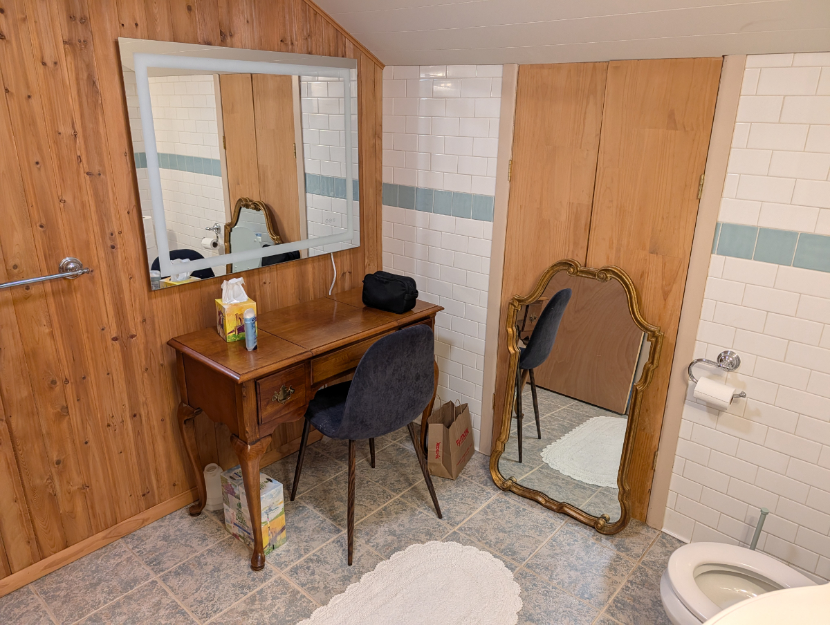 Suburban home away from home - Photo 7