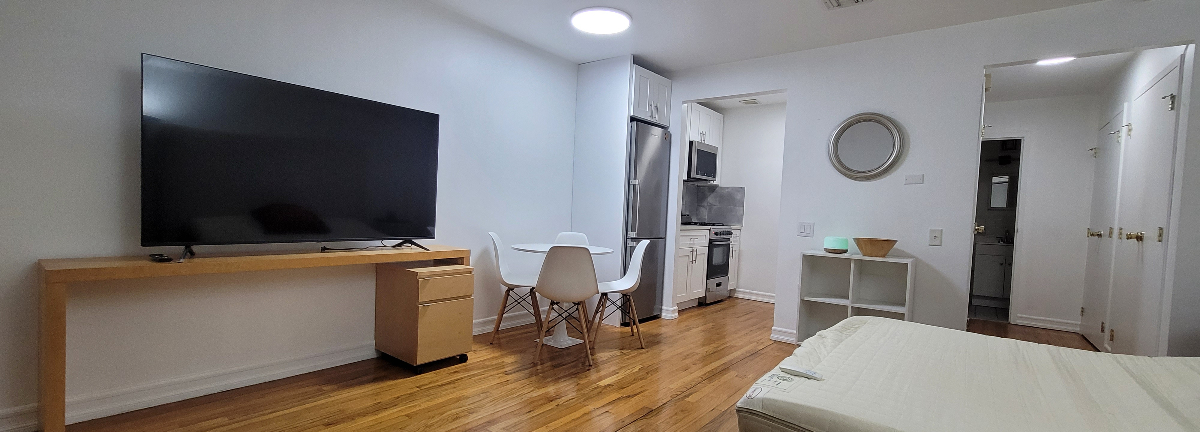Harlem Hospital / Large Studio / King Bed / Washer & Dryer - Photo 2