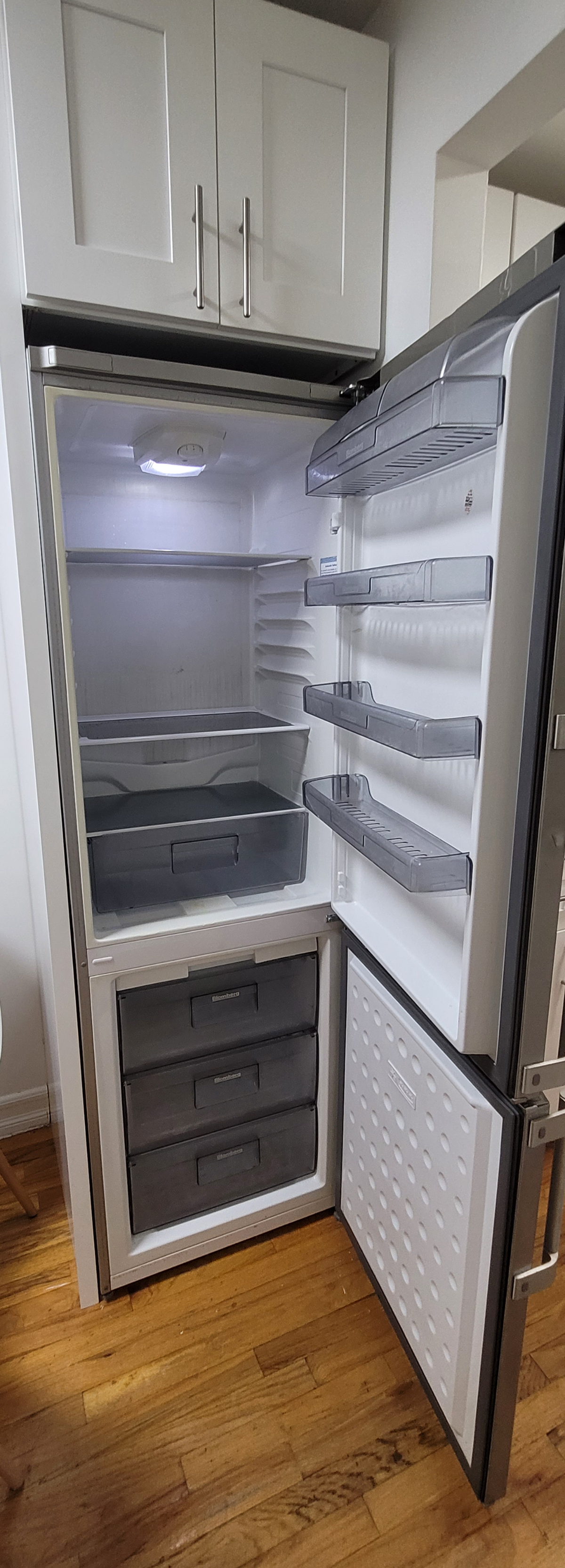 Harlem Hospital / Large Studio / King Bed / Washer & Dryer - Photo 6