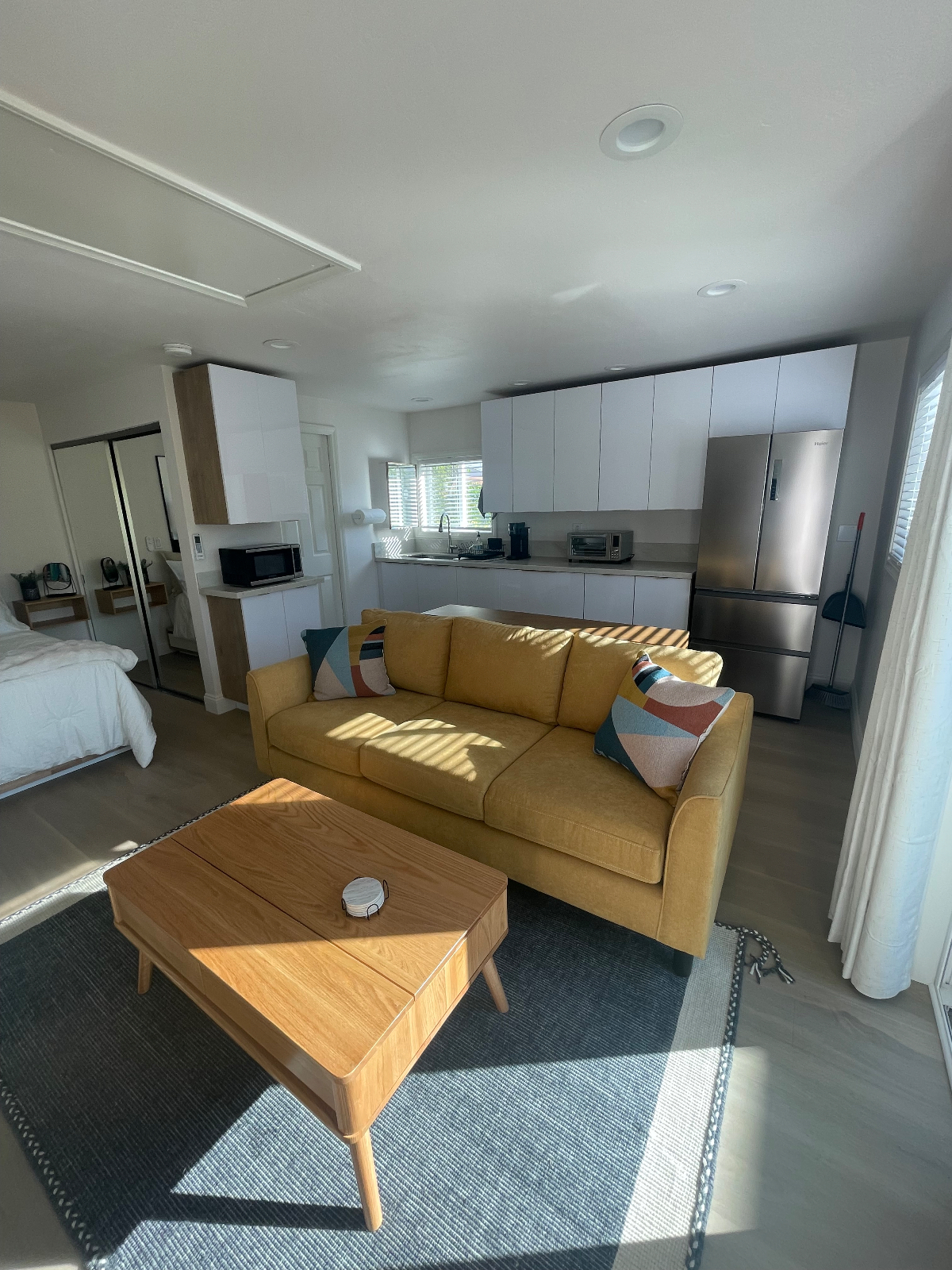 Crown Point fully equipped Studio includes utilites and Internet - Photo 2