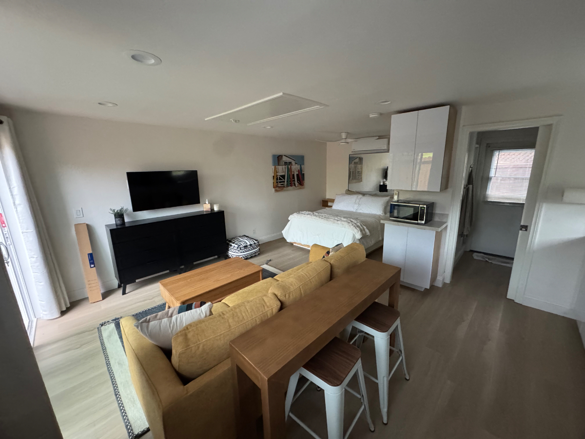 Crown Point fully equipped Studio includes utilites and Internet - Photo 5