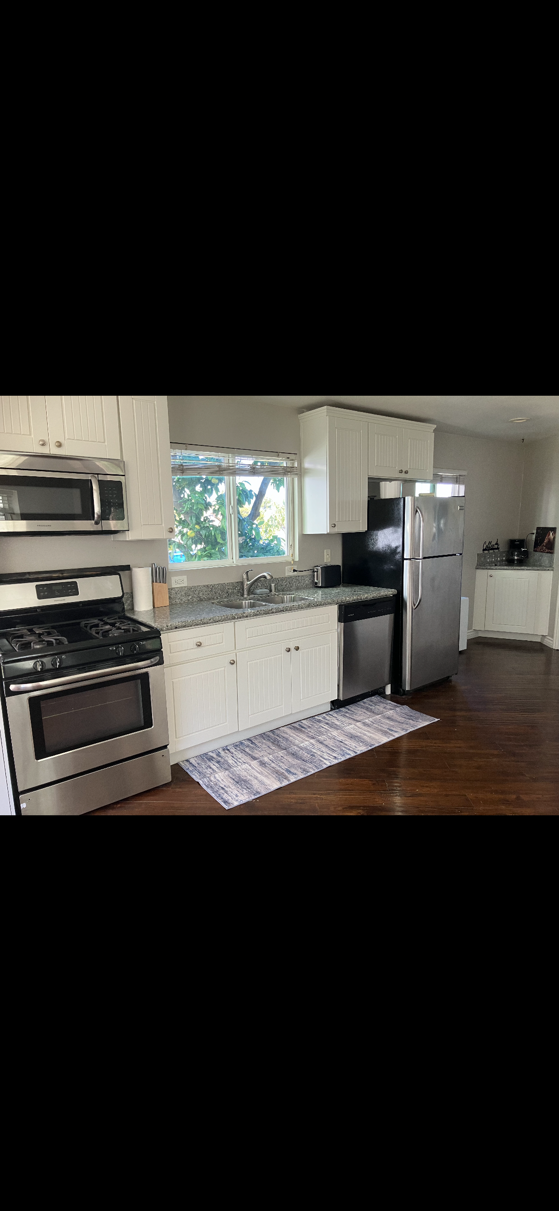 328 DEWEY STREET - 1BR/2BA, ONE CAR GARAGE, FENCED IN YARD, WASHER/DRYER - Photo 6