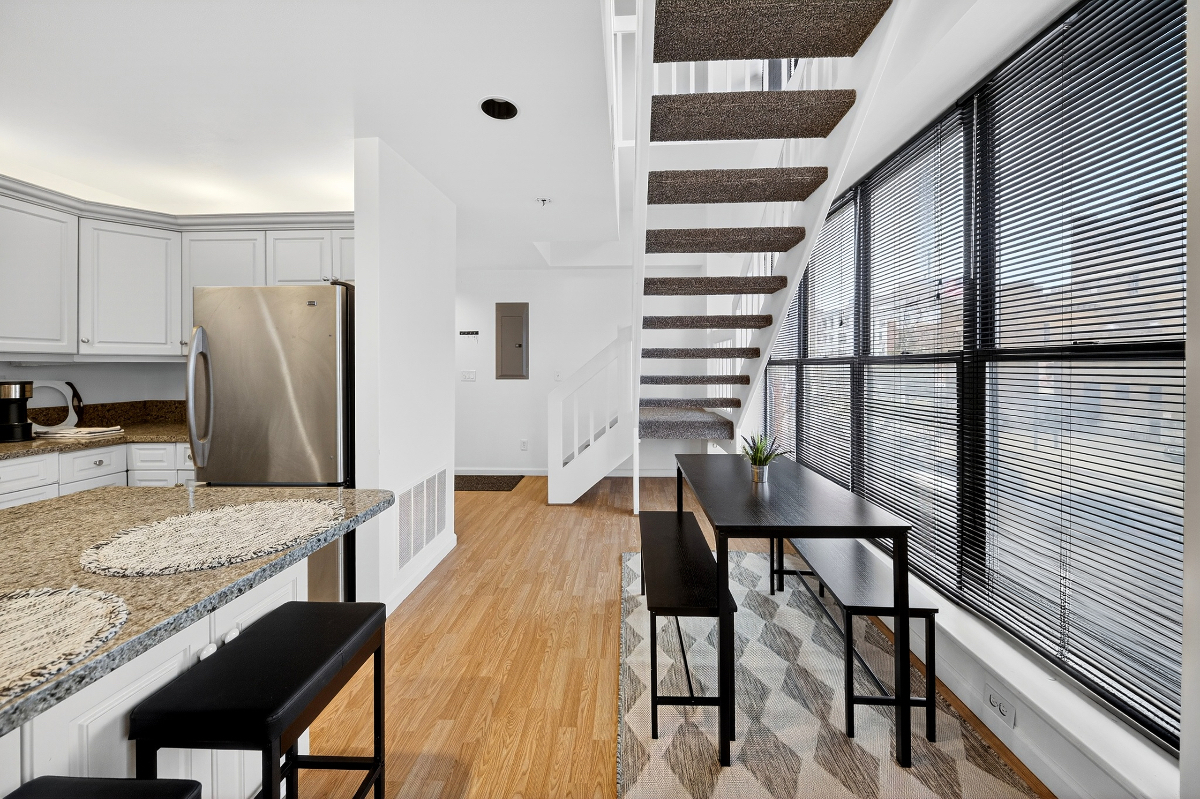 Historic Armory Square Duplex Only Minutes from Major Hospitals with Private Outdoor Space - Photo 6