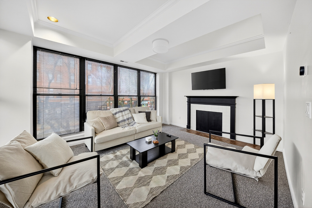 Historic Armory Square Duplex Only Minutes from Major Hospitals with Private Outdoor Space - Photo 7