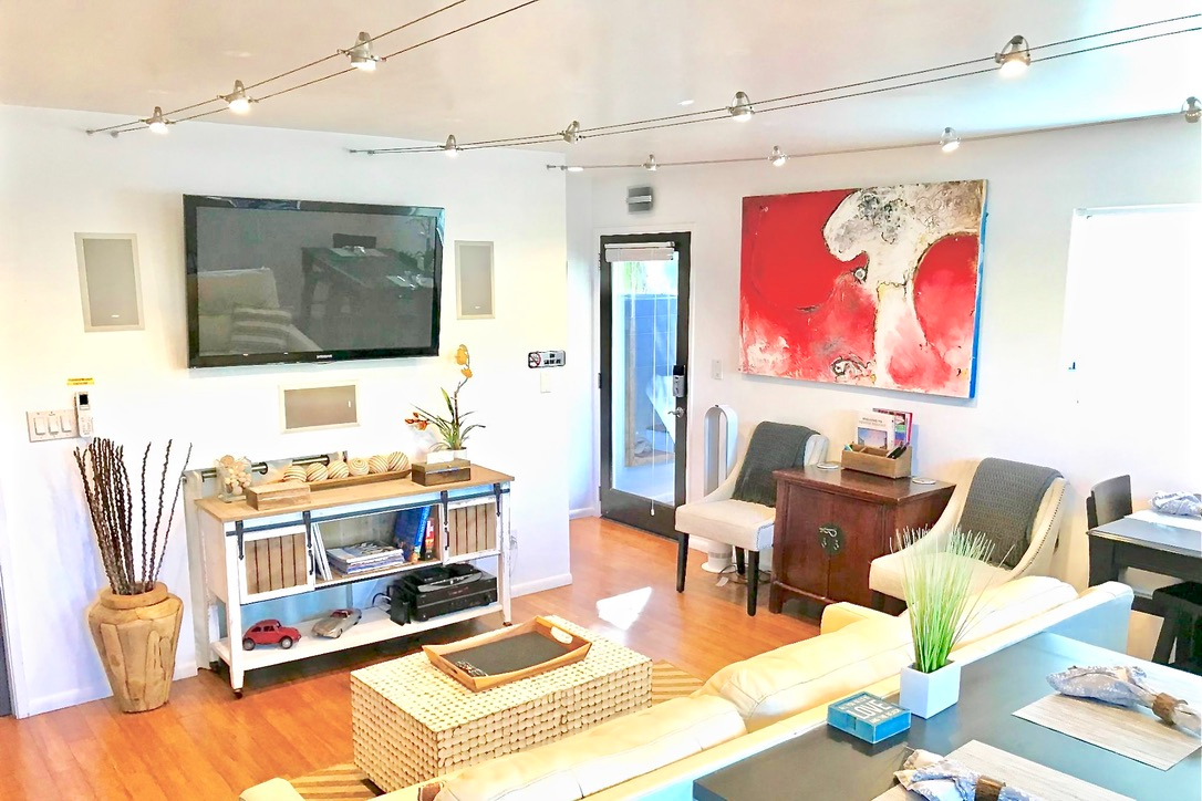 Walk to Abbot Kinney, Beach... Yard, Soaking... - Photo 2