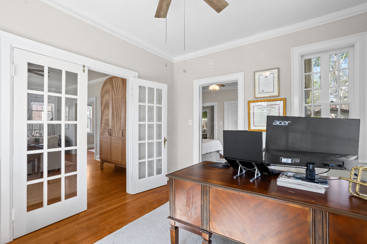 Charming Ardsley Park Home with King Suite & 3 Workspaces - Photo 11