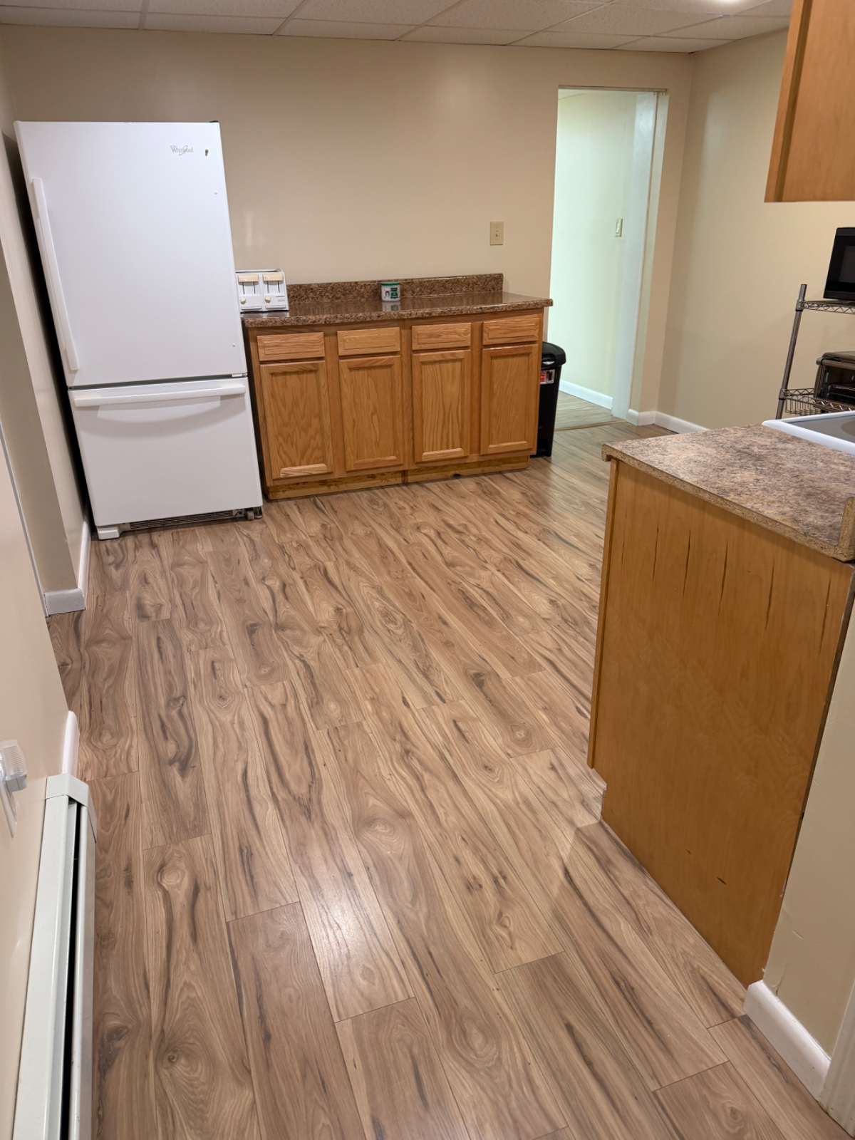 Beautiful Basement Apartment - Photo 7