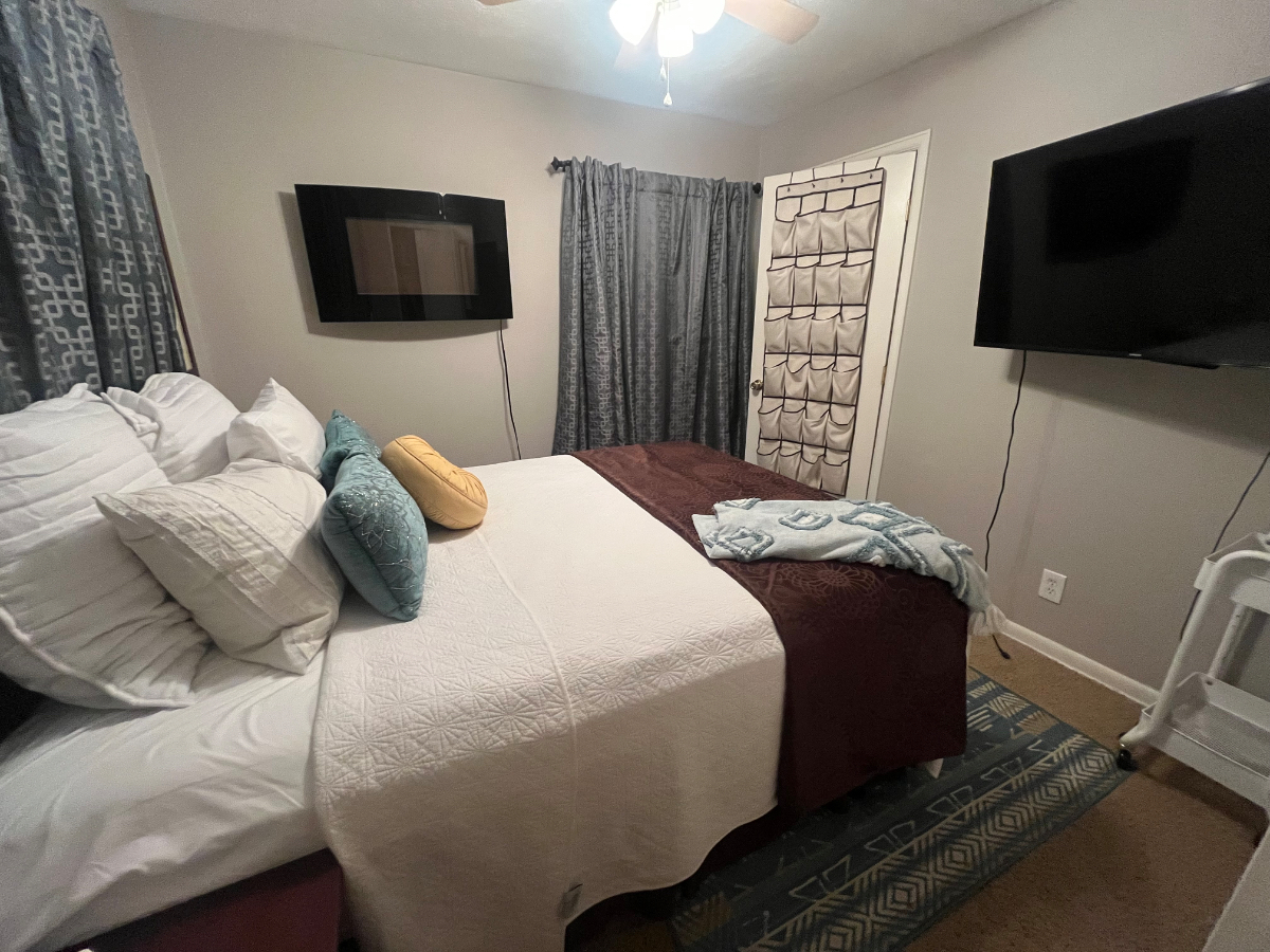 Cute One Bedroom near Hospitals - Photo 5