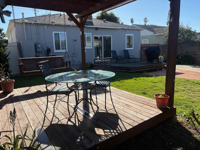 Midtown Ventura House, walkable to the beach and to Main Street - Photo 2