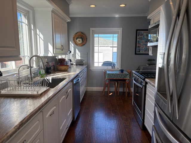 Midtown Ventura House, walkable to the beach and to Main Street - Photo 5