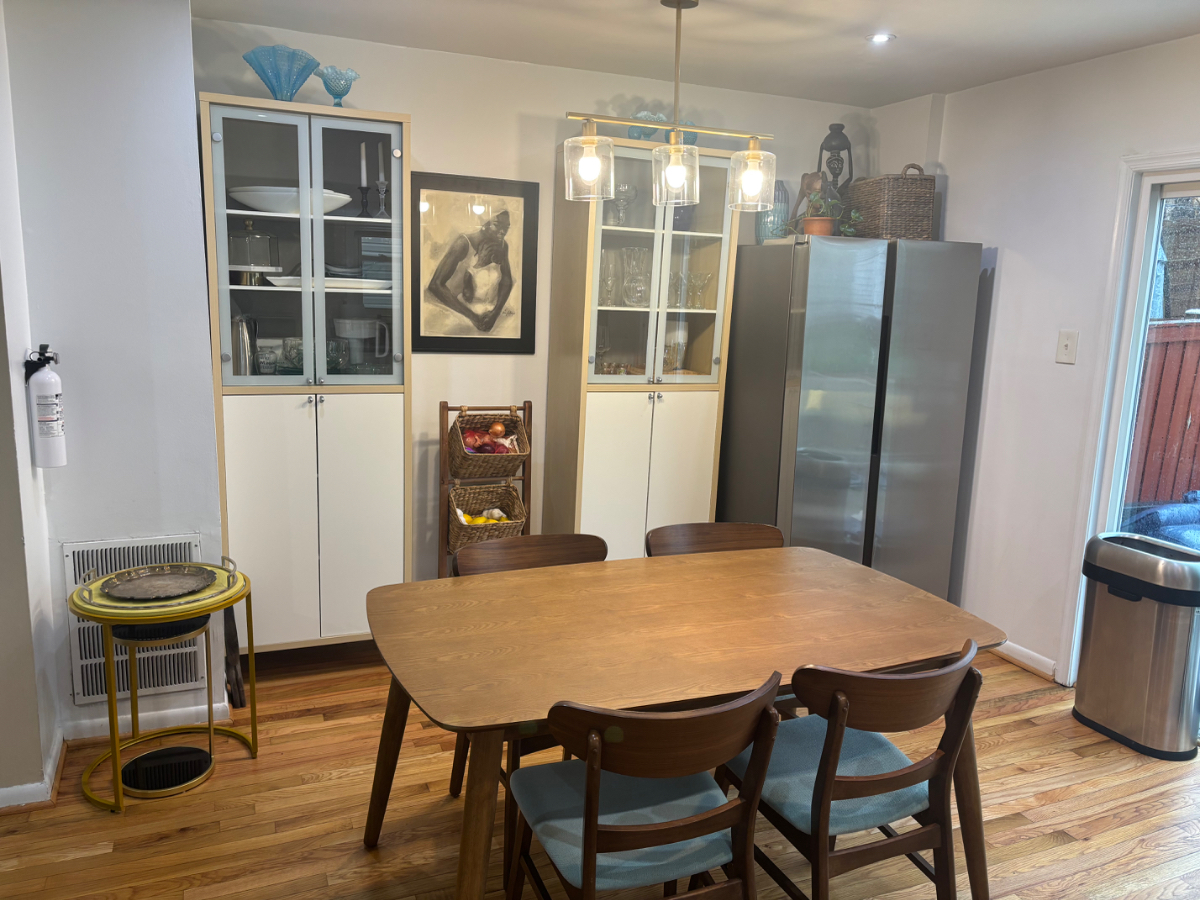Comfortable 3BR Furnished Home with Open Layout, Cozy Patio, & Easy Transit Access - Photo 3