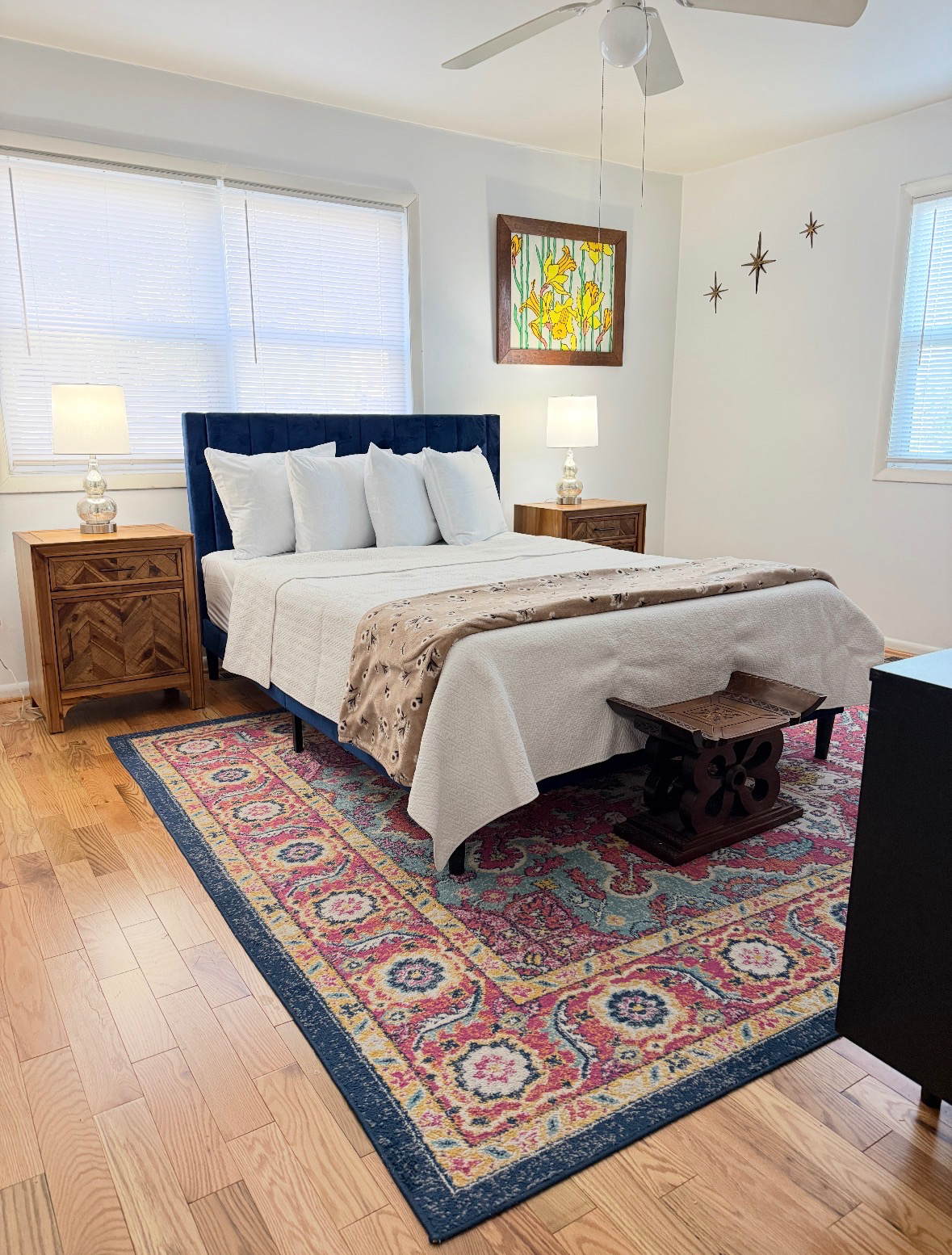Comfortable 3BR Furnished Home with Open Layout, Cozy Patio, & Easy Transit Access - Photo 7