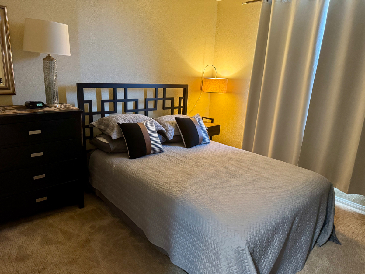 Little Italy Top Floor Condo - Quiet Corner Unit in the Heart of Little Italy with easy freeway and publc transit access - Photo 5