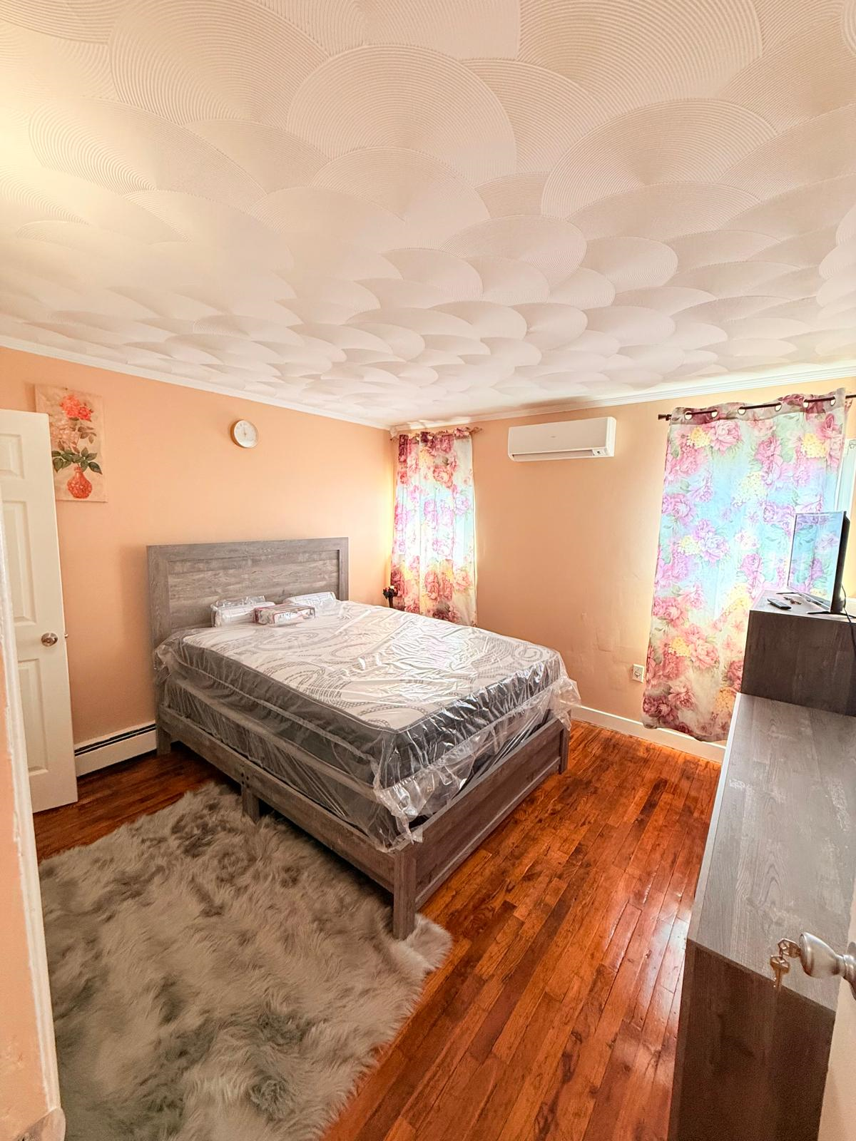 Spacious 3 Bedroom Home Near Green Acres And Penn Station Access - Photo 8