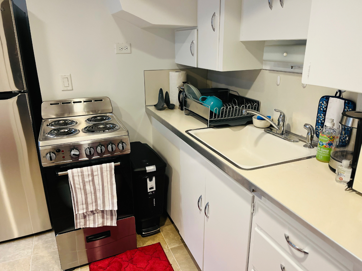 Cozy, clean & comfortable  1 BB, Basement Apartment - 9th & 9th area