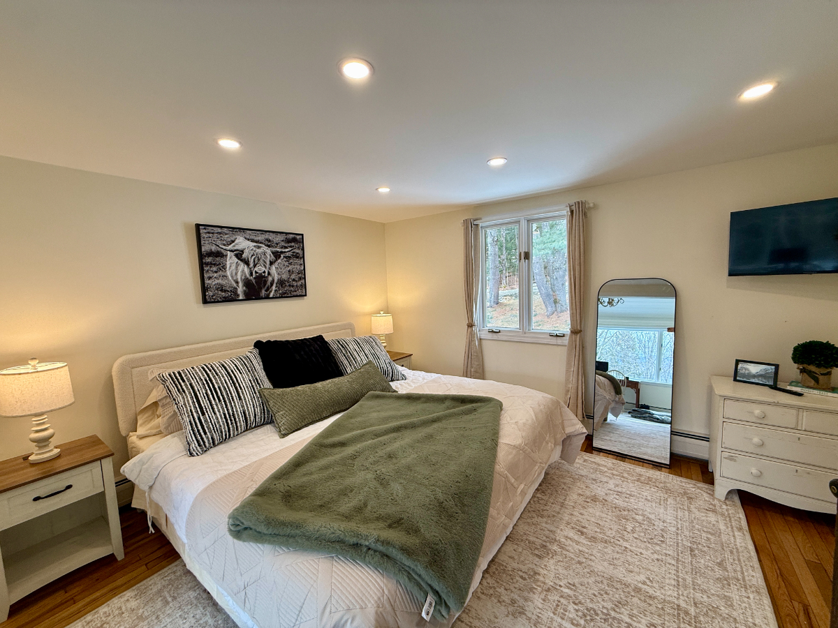 Bright, Stowe Chalet Apartment with Peekaboo Mountain Views - Photo 8