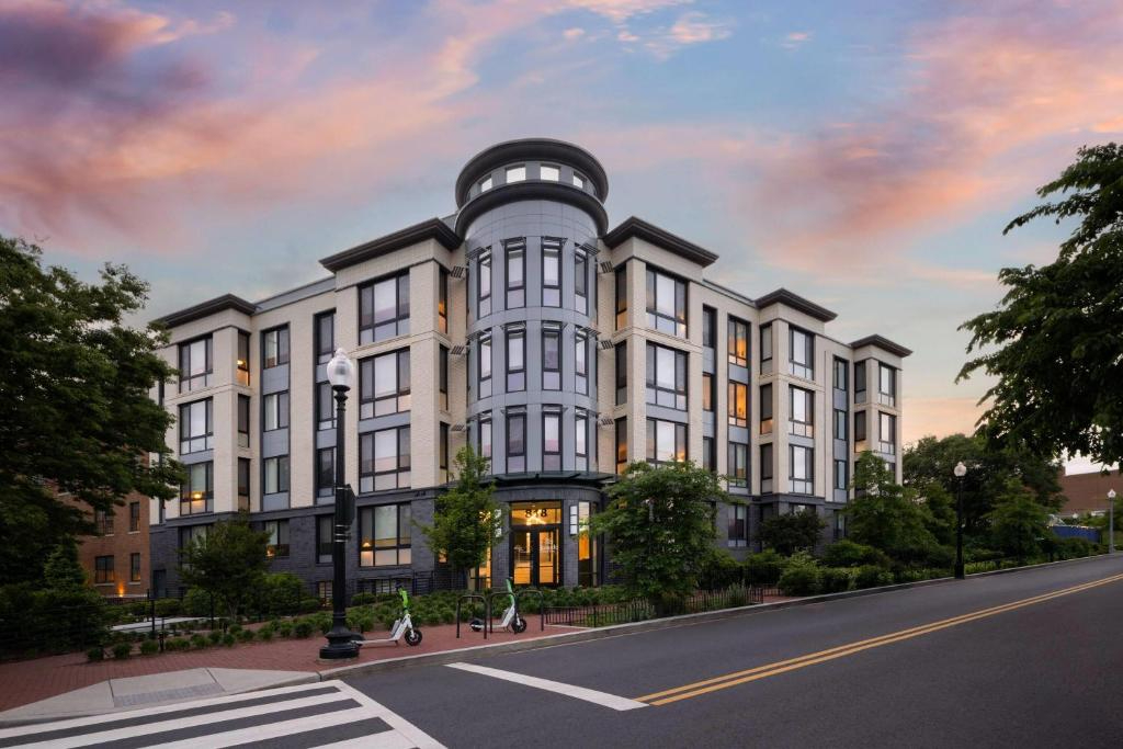 One Bedroom in Perfect Navy Yard location with... - Photo 2