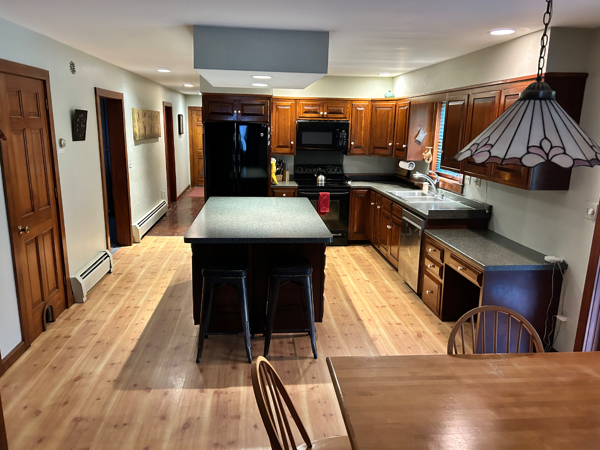 Furnished Killington Home With 4 Bedrooms Game Room And Wood Burning Fireplaces - Photo 4