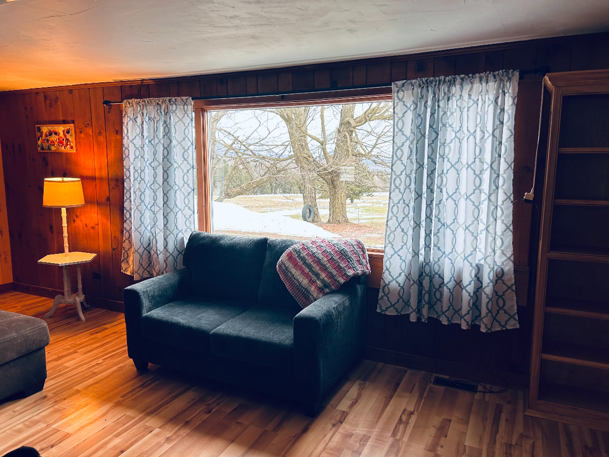 Classic Farmhouse on a Working Dairy Farm - Photo 7