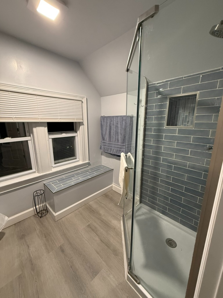 Spacious Furnished Room. Can walk to hospital - Photo 4