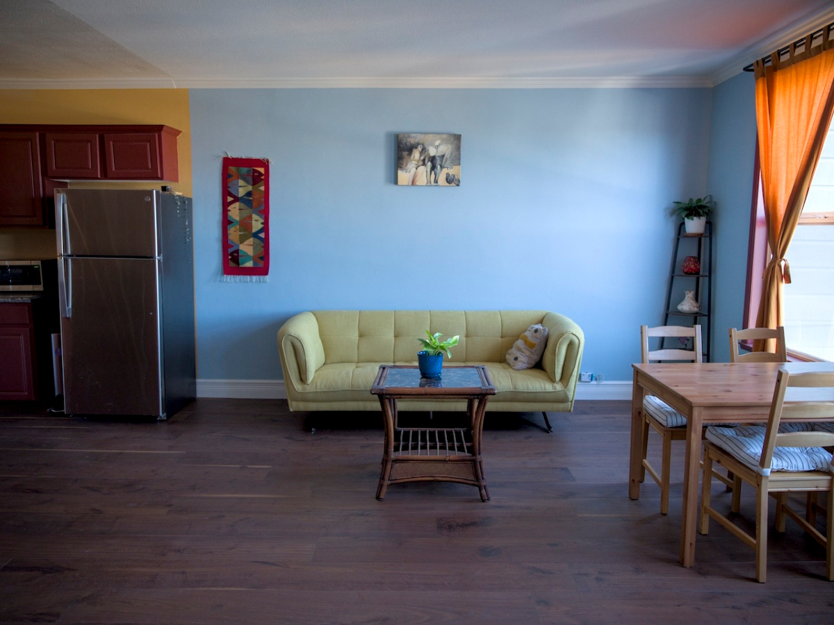 Designer Renovated 2BR Furnished, Mission District, Gigabit WiFi - Photo 2