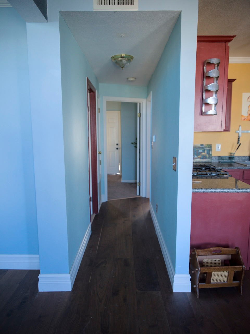 Designer Renovated 2BR Furnished, Mission District, Gigabit WiFi - Photo 3