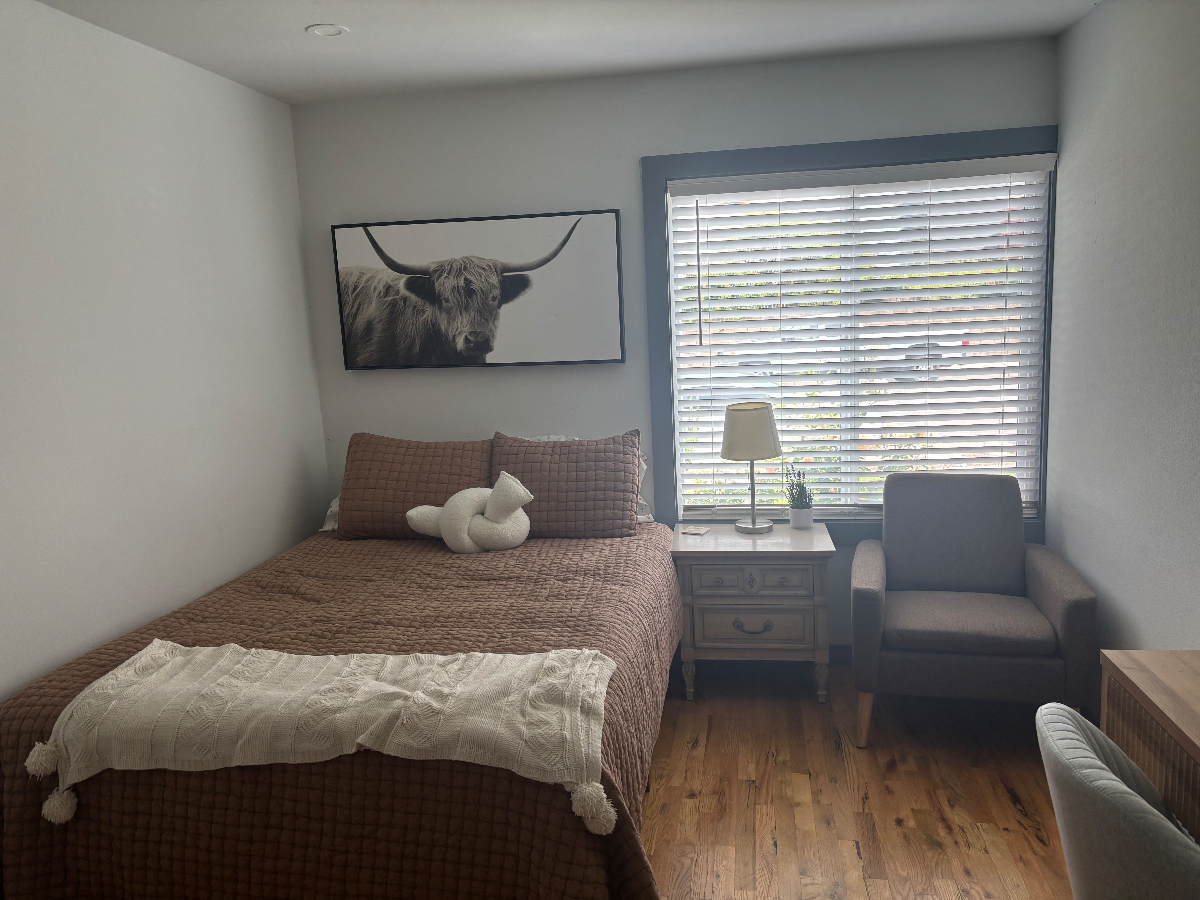 Private Room in Quiet House - Photo 2