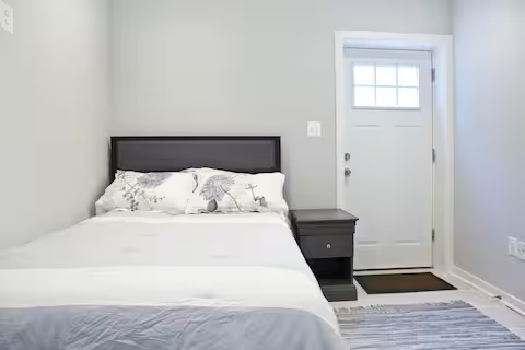 high ceiling english basement 2-bed 2-bath in Eckington/NOMA - Photo 9