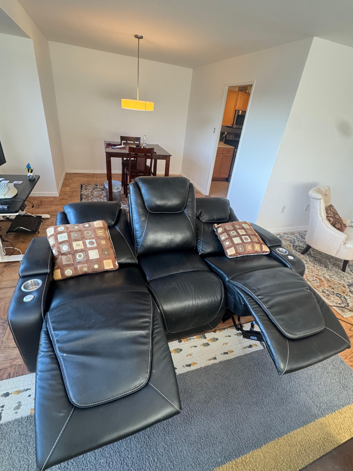 Bright Chevy Chase DC 2brm condo - top floor - Photo 3