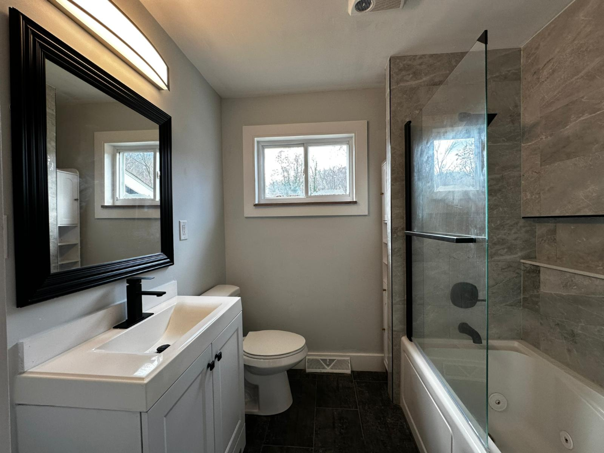 Modern 3BR Home Near CAMC & Hospitals - Travel Nurse Friendly - Photo 7