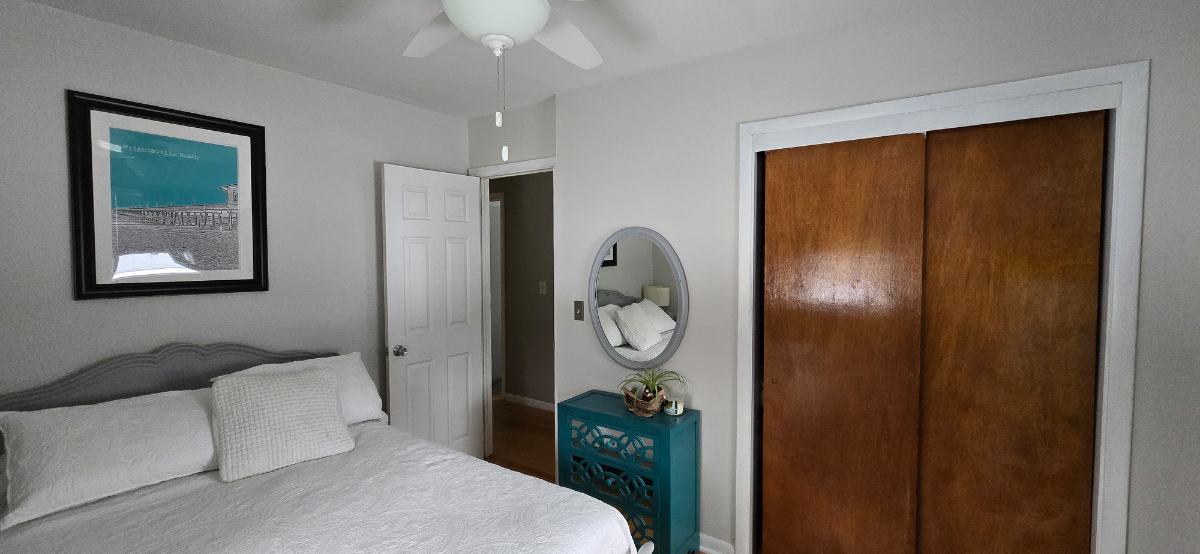 Cozy Colchester home - Photo 12