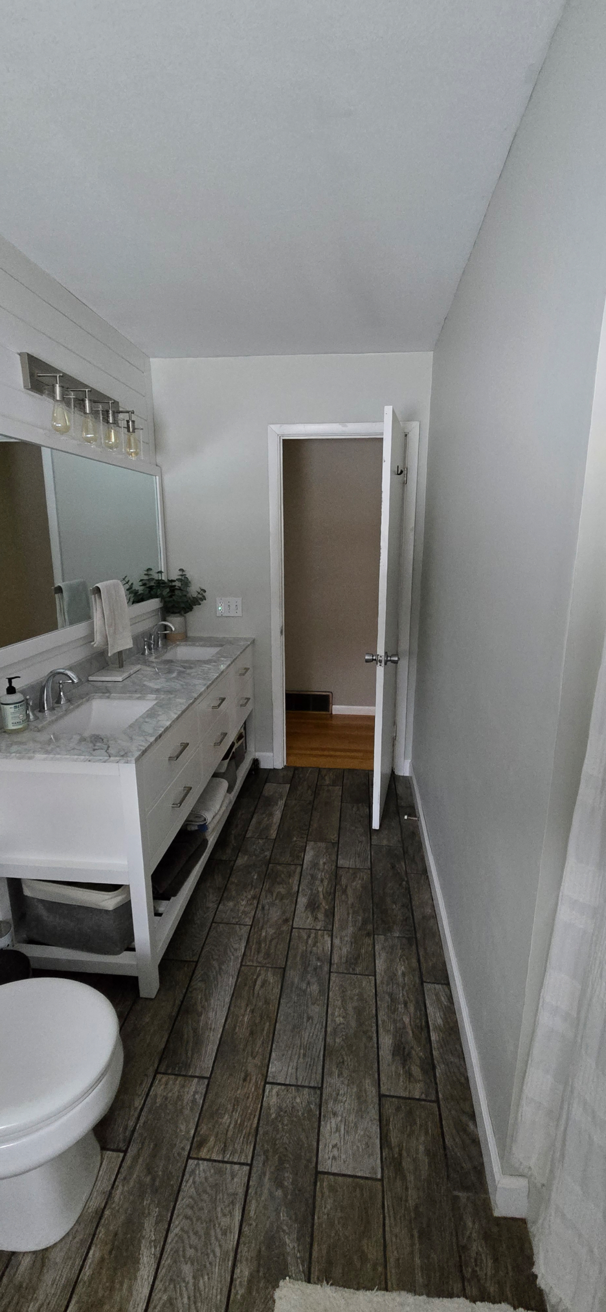 Cozy Colchester home - Photo 8