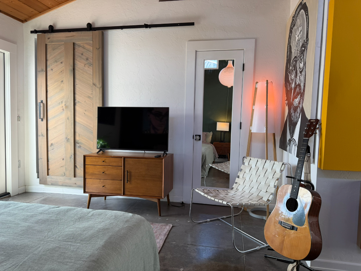 Private Studio in Altadena - Photo 2