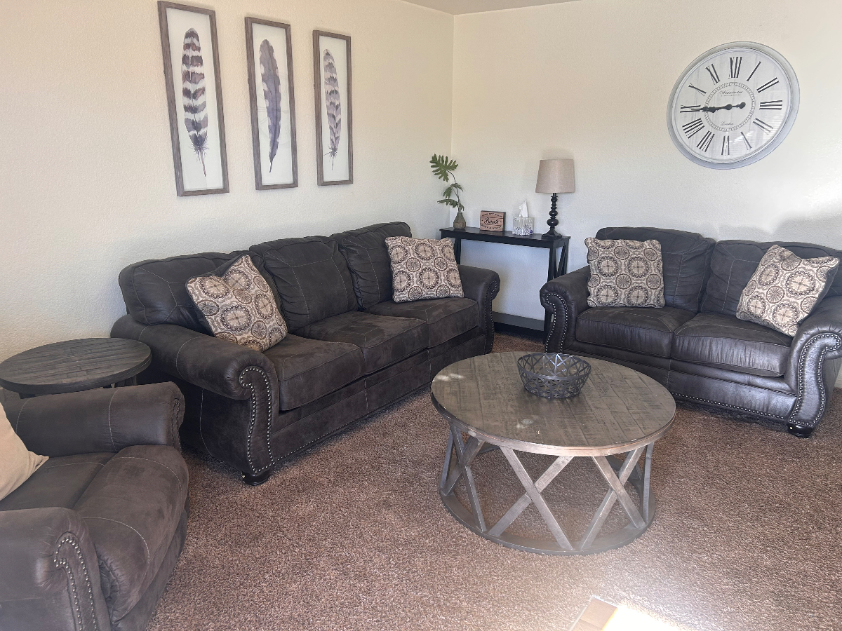 Cozy and Comfortable 2 bedroom 1.5 bath - Photo 5