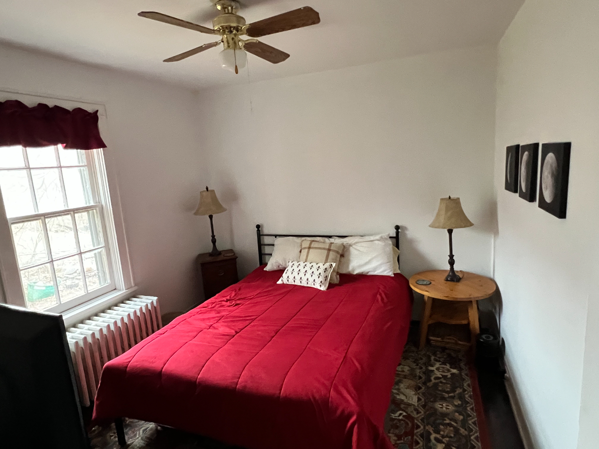 Peaceful Hudson Valley Stay Near Hospitals With Workspace, Parking And Pet Friendly Yard - Photo 9
